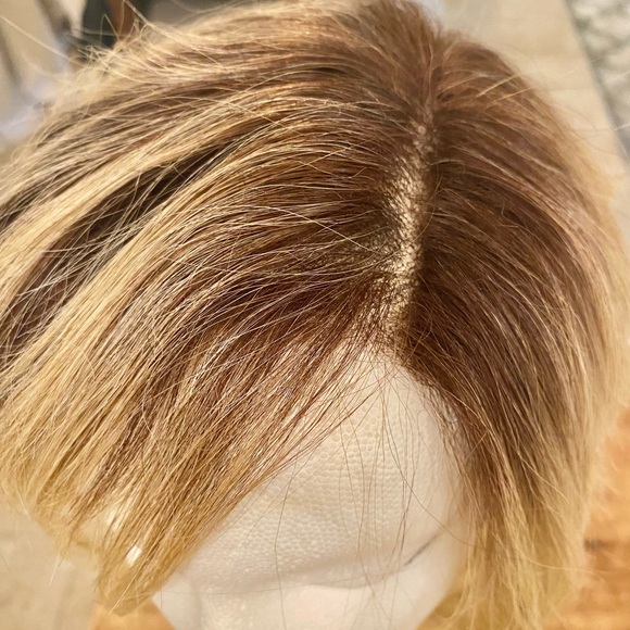 Stylish Blonde Bob Wig - Picture 7 of 14
